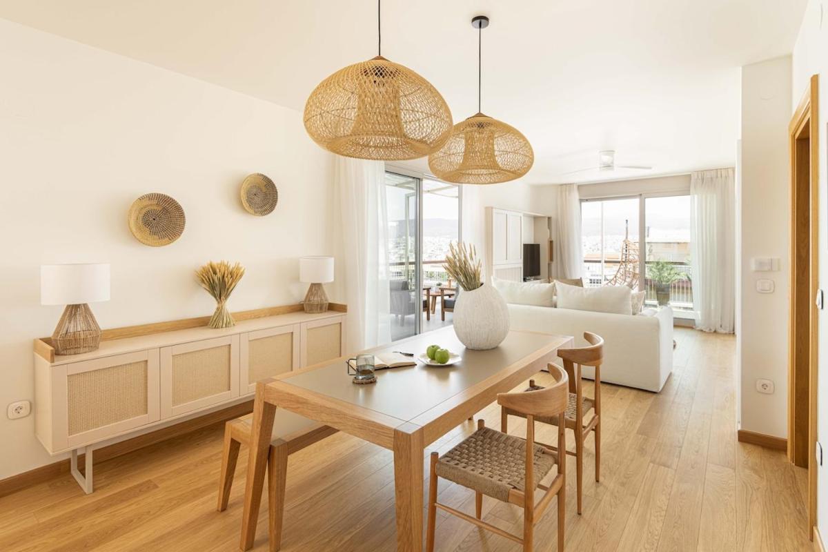 Lavish Unique Penthouse Next To The Seafront Apartment