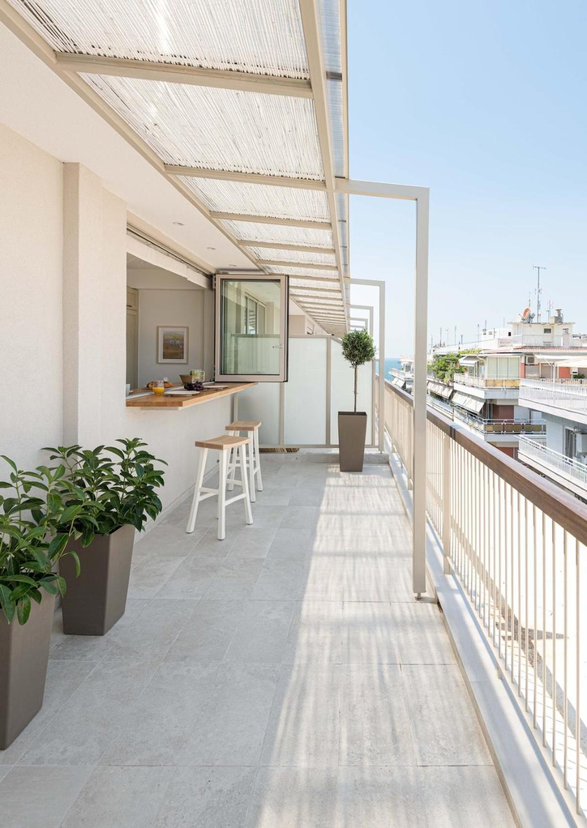 Lavish Unique Penthouse Next To The Seafront Apartment